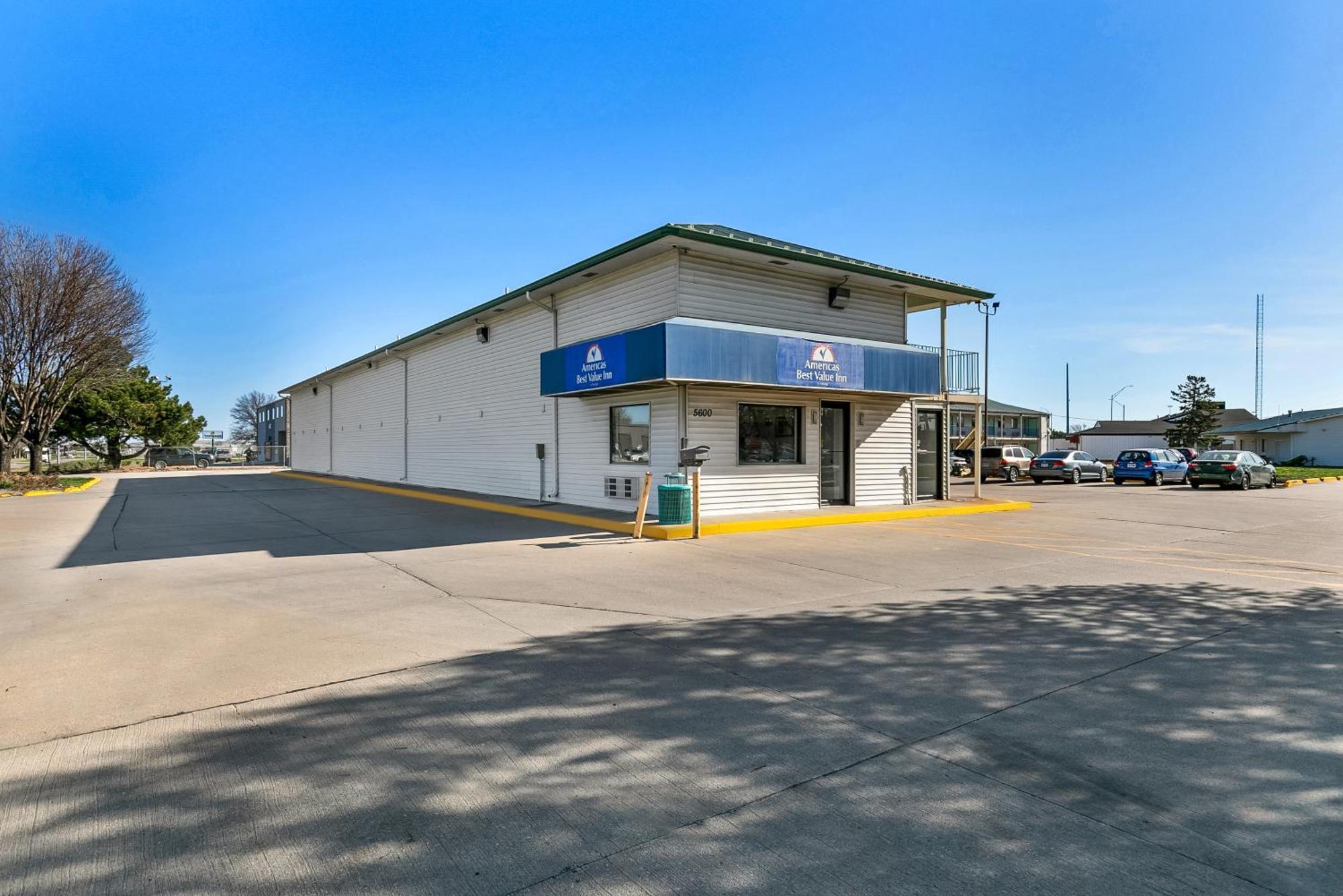 Americas Best Value Inn - Lincoln Exterior photo