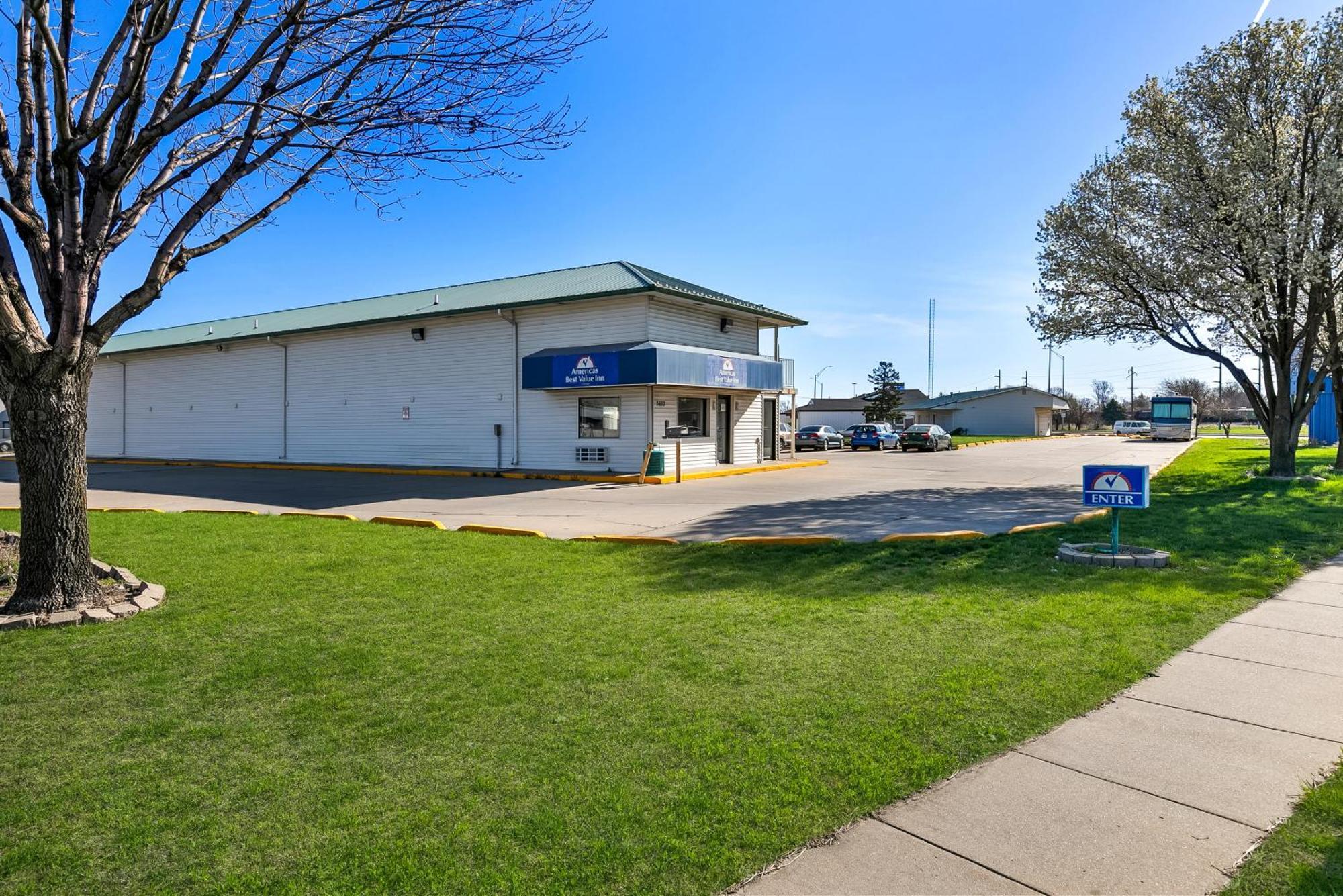 Americas Best Value Inn - Lincoln Exterior photo