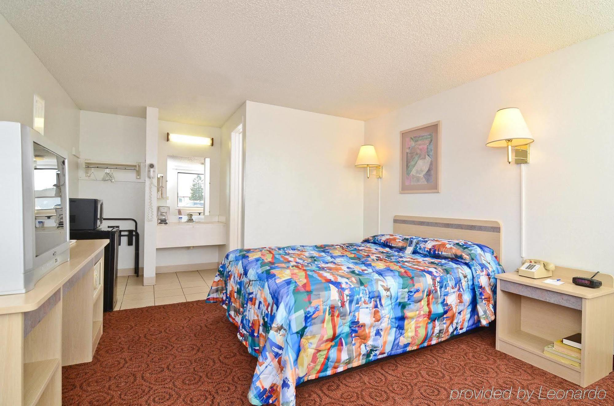Americas Best Value Inn - Lincoln Room photo